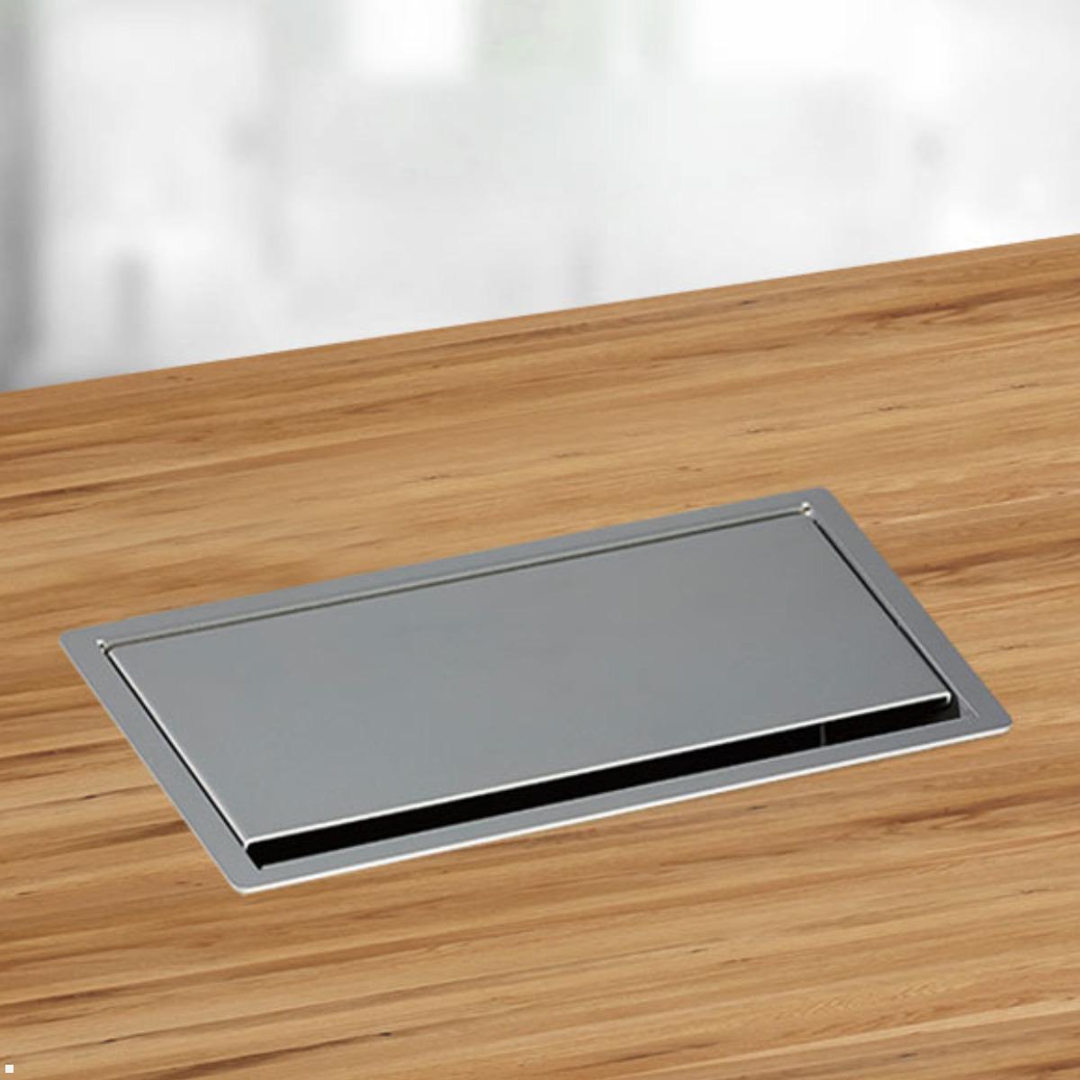 Bachmann CONEO Set Einbau Steckdose 4-fach 3x Steckdose, USB C/C/C Charger (BCM003), Anwendungsbeispiel Schreibtisch