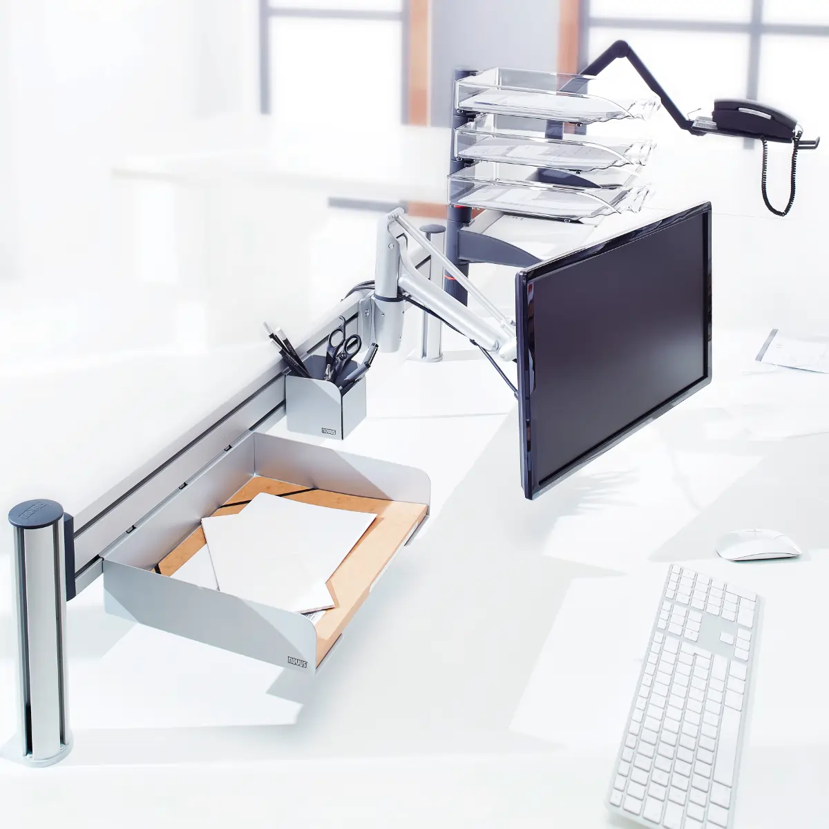 Ergonomischer Arbeitsplatz, Tischtrennwand, Ablagen, Monitorhalter Ergonomischer Arbeitsplatz, Tischtrennwand, Ablagen, Monitorhalter