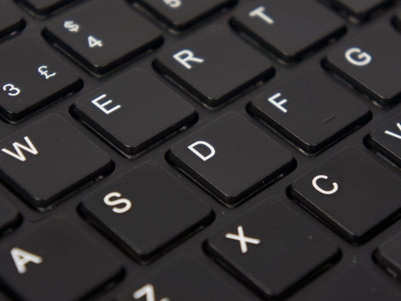 R-Go Compact Tastatur QWERTY (UK) drahtgebunden RGOECUKBL, Tasten