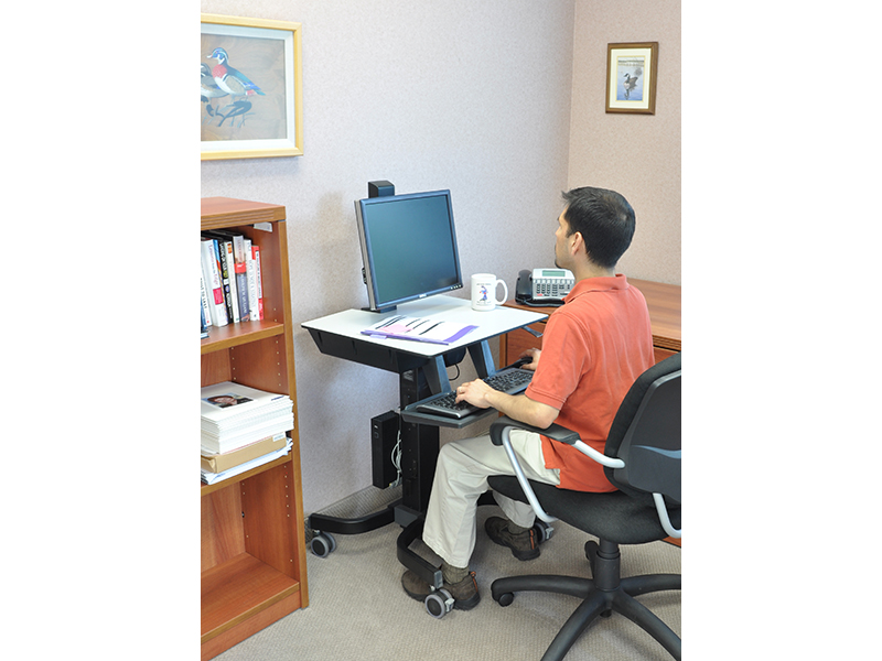 Ergotron WorkFit-C Steh-Sitz-Arbeitsplatz, Single Monitor HD 