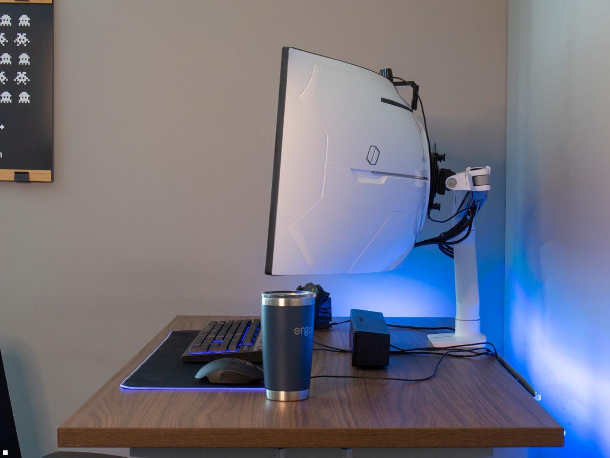 Monitorhalterung Heavy-Duty Ergotron 98-540-216 Monitorgelenk, Anwendungsbeispiel Gaming Monitorhalterung Heavy-Duty Ergotron 98-540-216 Monitorgelenk, Anwendungsbeispiel Gaming