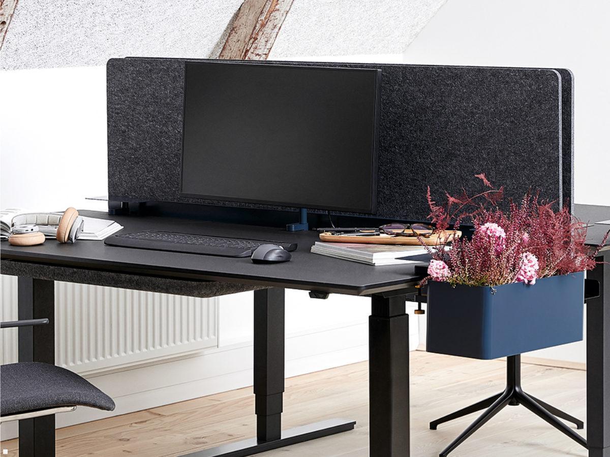 APTO Filz Schreibtisch Trennwand 110x60x1cm mit Tischklemmen, mattschwarz Danish Design APTO Filz Schreibtisch Trennwand 110x60x1cm mit Tischklemmen, mattschwarz Danish Design