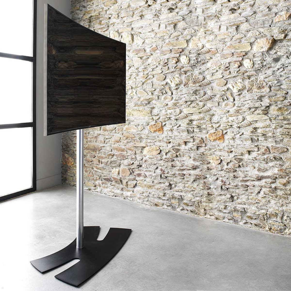 Erard LUX-UP 1400XL Display Ständer 40-85 Zoll, schwarz, Anwendungsbeispiel Erard LUX-UP 1400XL Display Ständer 40-85 Zoll, schwarz, Anwendungsbeispiel