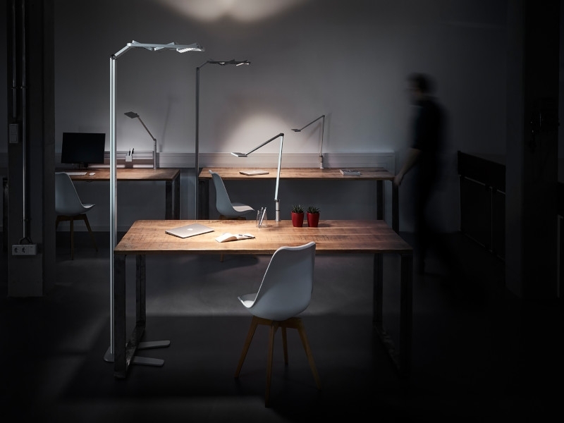 Novus Attenzia space+ LED Stehleuchte drehbar 4000K, schwarz (740+4198+000) Anwendung Büro Novus Attenzia space+ LED Stehleuchte drehbar 4000K, schwarz (740+4198+000) Anwendung Büro