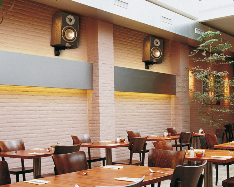 Vogels VLB 200 Lautsprecher Wandhalterung Beispiel Vogels VLB 200 Lautsprecher Wandhalterung Beispiel