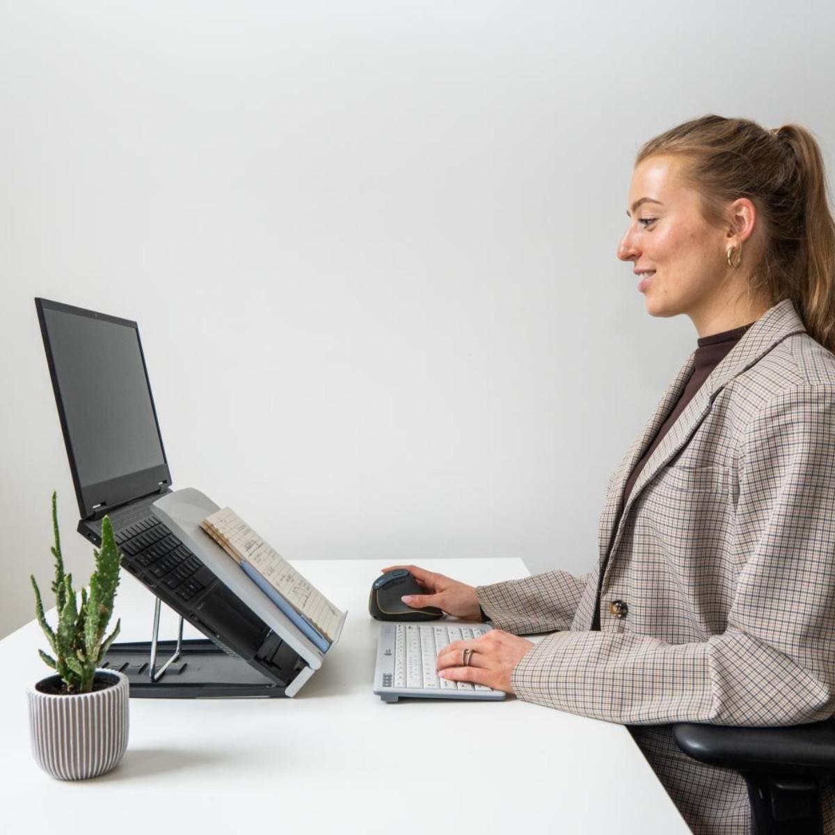BakkerElkhuizen Laptopständer Ergo-Q 330 Circular (BNEQ330C), Anwendungsbeispiel