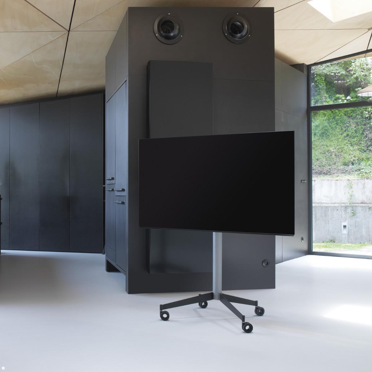Erard KANA 1200L mobiler TV Ständer 30-55 Zoll, silber / schwarz, Anwendungsbeispiel Erard KANA 1200L mobiler TV Ständer 30-55 Zoll, silber / schwarz, Anwendungsbeispiel