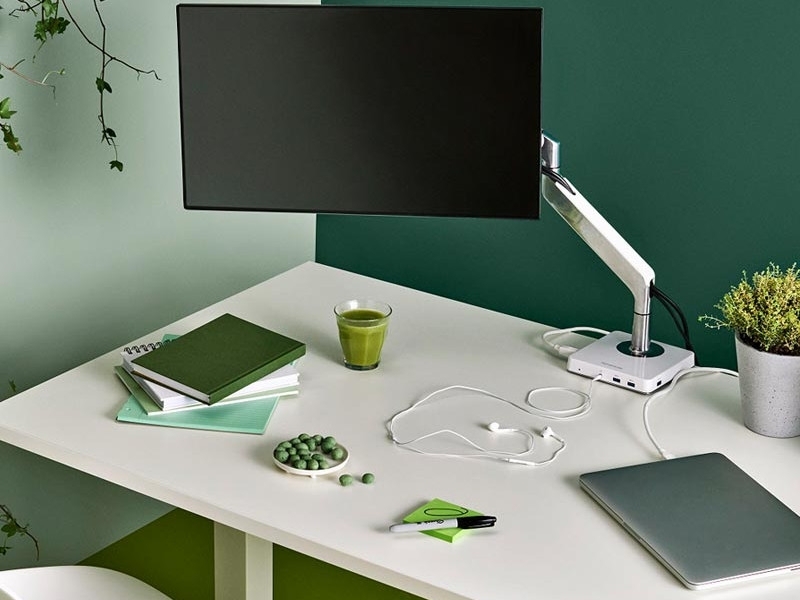 Humanscale M/Connect Dockingstation Tischklemme für M8, silber Anwendungsbeispiel Humanscale M/Connect Dockingstation Tischklemme für M8, silber Anwendungsbeispiel