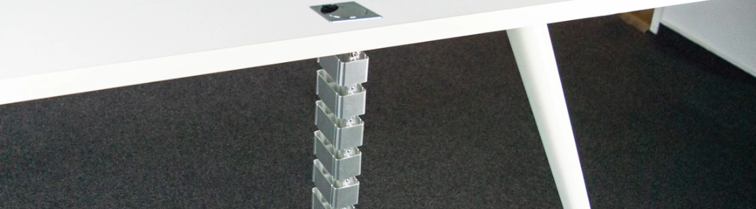 Kabelmanagement für Steh-Sitz Tisch, höhenverstellbarer Schreibtisch Kabelmanagement für Steh-Sitz Tisch, höhenverstellbarer Schreibtisch