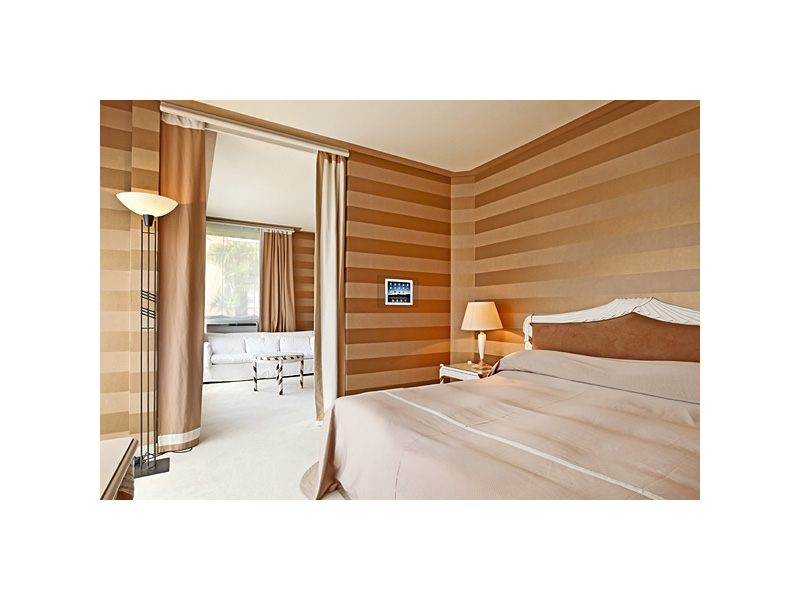 iRoom fixDock 53fixDock-iPad-w Tablet Wandeinbau für iPad 2/3/4 Glasfront weiß Schlafzimmer