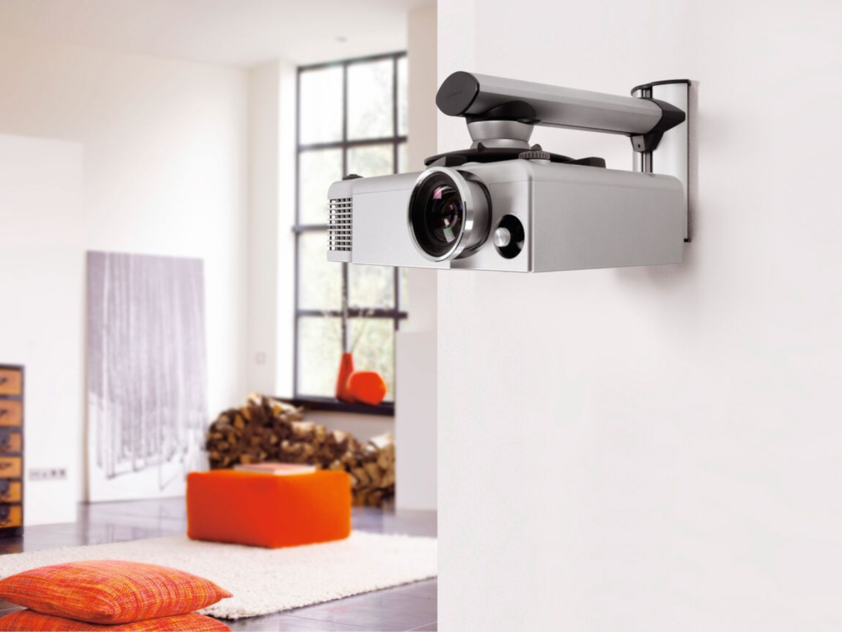 Vogels EPW 6565 Beamer Wandhalterung 10 kg, 360 Grad schwenkbar Anwendungsbeispiel Vogels EPW 6565 Beamer Wandhalterung 10 kg, 360 Grad schwenkbar Anwendungsbeispiel