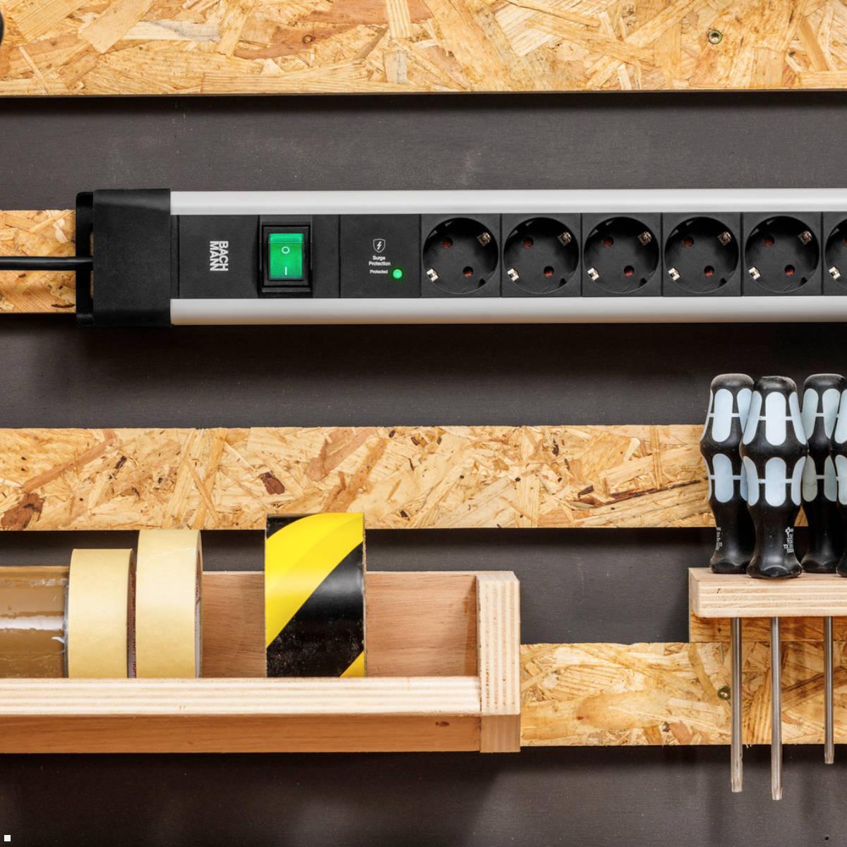 Bachmann CONNECTUS 4x Steckdose, 1x Schalter, 2m Zuleitung, schwarz (BM005913, Anwendungsbeispiel