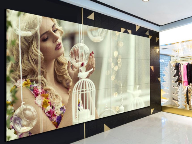 Hyundai D46UFN Indoor Display Videowall 46" FullHD Anwendung Kaufhaus Hyundai D46UFN Indoor Display Videowall 46" FullHD Anwendung Kaufhaus